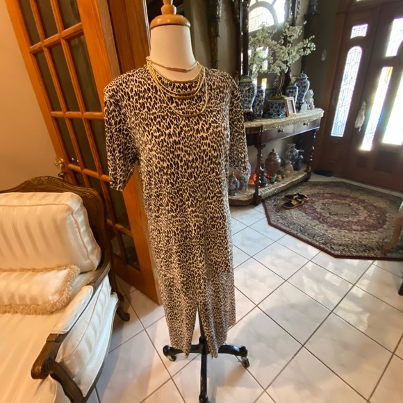 Animal print pant suit Capri pants size small - Picture 5 of 7